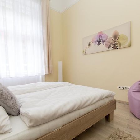 Bpm: Dob70 Classic Apartment In Downtown 布达佩斯 外观 照片