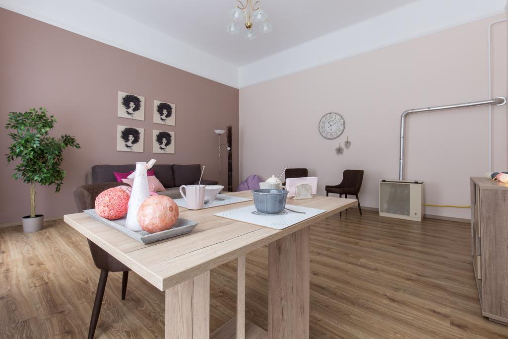 Bpm: Dob70 Classic Apartment In Downtown 布达佩斯 客房 照片